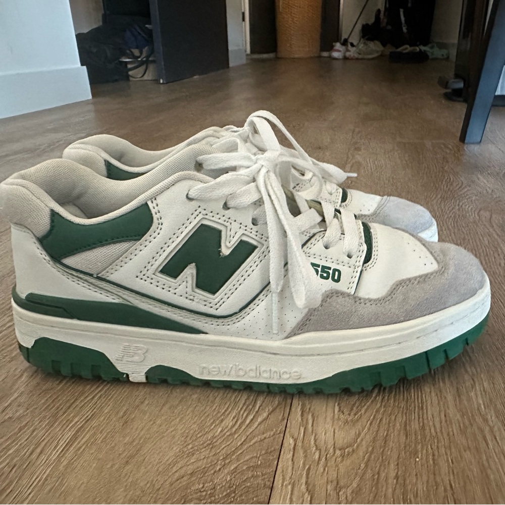 Green New Balance 550 size 8